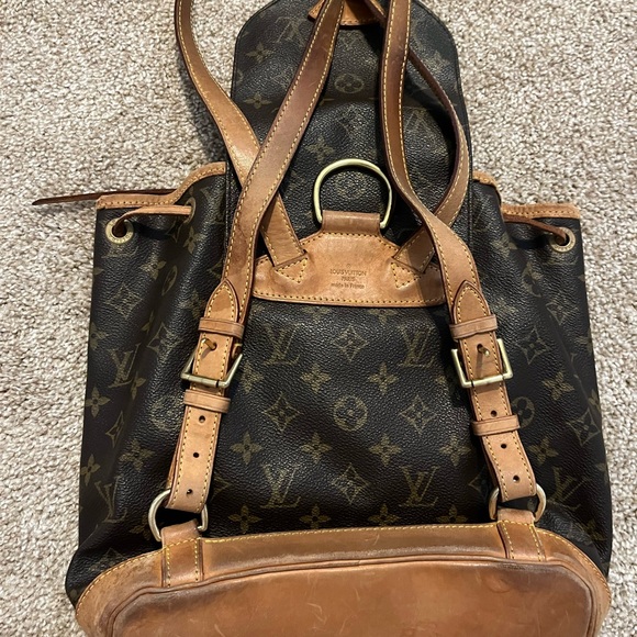 LOUIS VUITTON MONOGRAM BACKPACK - Picture 4 of 8